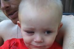 Βρέφος παραλίγο να τυφλωθεί από απορρυπαντικό!