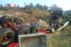 Λαμία: Νταλίκα έπεσε σε γκρεμό - Για 2 ώρες έψαχναν τον οδηγό!