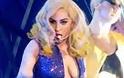 VIDEO: Η Gaga καπνίζει χασίς στη σκηνή
