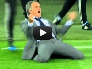 H απίστευτη αντίδραση του Ζοσέ Μουρίνιο στο τρίτο γκολ της Ρεάλ (video) - Φωτογραφία 1