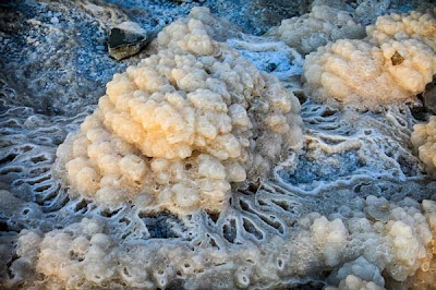 Εντυπωσιακοί σχηματισμοί αλάτων στη Νεκρά Θάλασσα - Φωτογραφία 2