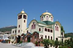 Εκεί υπάρχει άλλος... Θεός