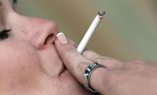 Πιο ενημερωμένες οι καπνίστριες και χρήστριες αντισυλληπτικών - Φωτογραφία 1