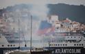 Πολύς καπνός από πλοίο στην Ηγ/τσα αναστάτωσε πολίτες και πυροσβεστική!
