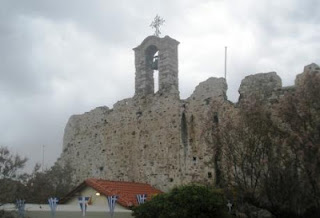 Πάτρα: Νέα καταγγελία για την φάμπρικα στο Κάστρο Ρίου - Νεόνυμφοι καταφεύγουν στο Υπουργείο Πολιτισμού - Φωτογραφία 1