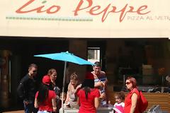 Νέα Ιωνία: Μια από τις μεγαλύτερες εμπορικές αγορές της Ελλάδας κερνάει τους επισκέπτες της!