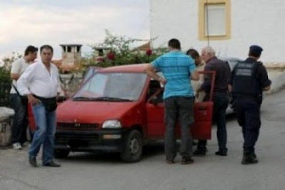 Κρήτη: Παραδόθηκε ο ένας από τους τρεις καταζητούμενους του μακελειού... - Φωτογραφία 1