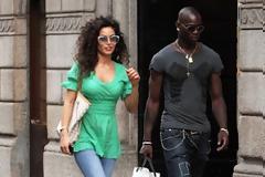 Το πρώην κορίτσι του Mario Balotelli κάνει πασαρέλα με την κοιλιά τούρλα!! [φωτο]