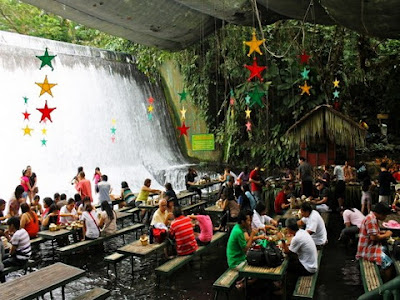 Εστιατόριο καταρράκτης στο Villa Escudero - Φωτογραφία 2