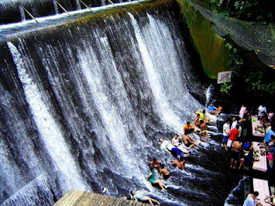 Εστιατόριο καταρράκτης στο Villa Escudero - Φωτογραφία 3