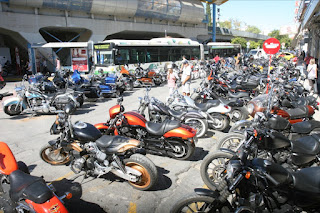 Παρουσία του Δημάρχου Αμαρουσίου Γ. Πατούλη, 2.500 θεατές έδωσαν το παρών στα καλλιστεία μοτοσικλέτας Harley Davidson - Φωτογραφία 1