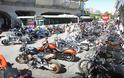 Παρουσία του Δημάρχου Αμαρουσίου Γ. Πατούλη, 2.500 θεατές έδωσαν το παρών στα καλλιστεία μοτοσικλέτας Harley Davidson - Φωτογραφία 1