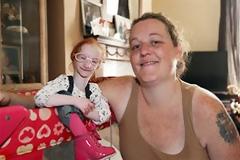 Το πιο μικροκαμωμένο κορίτσι του κόσμου πήγε σχολείο