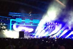 Ξεκίνησε η μεγάλη συναυλία του Φοίβου στο ΟΑΚΑ (φωτογραφίες + video)