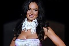 Η εντυπωσιακή Νικόλ Μινέτι, βουλευτίνα και δεξί χέρι του Μπερλουσκόνι, μόνο με τα εσώρουχα! [φωτο]