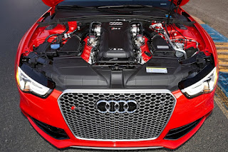 2012 Audi RS5 photo gallery - Φωτογραφία 6