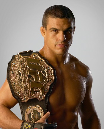 UFC 152: Το παιδί θαύμα, ο γερόλυκος και ένα χέρι που έπρεπε να έχει σπάσει... - Φωτογραφία 2