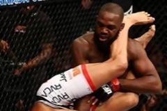 UFC 152: Το παιδί θαύμα, ο γερόλυκος και ένα χέρι που έπρεπε να έχει σπάσει...