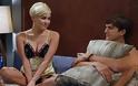 H Miley Cyrus στο κρεβάτι με τον… Ashton Kutcher