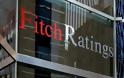 Fitch: Παραμένει μη βιώσιμο το ελληνικό χρέος