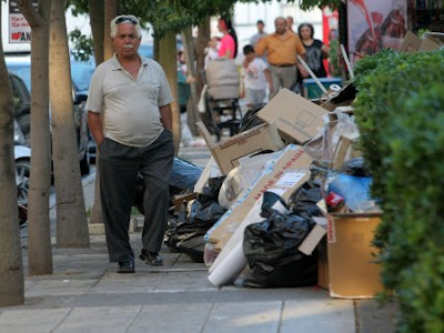 Εικόνες ντροπής στο κέντρο του Ηρακλείου - Φωτογραφία 2