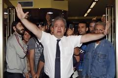 Διεθνή θαυμασμό προκαλεί Ισπανός εστιάτορας - Έδωσε καταφύγιο σε διαδηλωτές και εμπόδισε τις δυνάμεις καταστολής να τους πειράξουν!!!