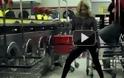 VIDEO: Γυναίκα επιδίδεται σε ξέφρενες χορευτικές φιγούρες στα δημόσια πλυντήρια!