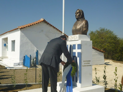 Πραγματοποιήθηκαν τα αποκαλυπτήρια της προτομής της Κυράς των Μαρασίων ένα χρόνο μετά το θάνατό της. Επίτιμος δημότης Ορεστιάδας ο Φρ. Φραγκούλης - Φωτογραφία 8