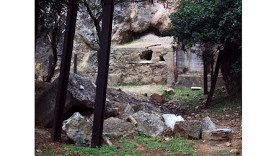 Δείτε τα στοιχειωμένα σπίτια της…. Αθήνας [φωτο] - Φωτογραφία 4