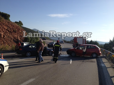 Λαμία: Μετωπική με 3 τραυματίες - Χαροπαλεύει ο ένας οδηγός - Φωτογραφία 4