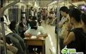 Δείτε τους πιο τραγικούς ανθρώπους που κυκλοφορούν μέσα στο μετρό! - Φωτογραφία 6