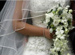 Πάτρα: Ο γαμπρός… παράτησε τη νύφη στην εκκλησία! - Φωτογραφία 1