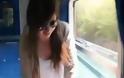 Βίντεο-σοκ: Παραλίγο να την αποκεφαλίσει το τρένο!