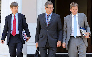 Spiegel Online: Οι τρεις άνδρες που κάνουν την Ελλάδα να «τρέμει» - Φωτογραφία 1