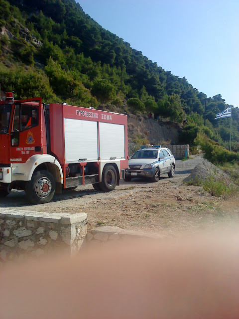 Αυτοκίνητο προσγειώθηκε σε παραλία στη Λευκάδα - Φωτογραφία 5