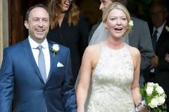 Παντρεύτηκε ο ιδρυτής της Wikipedia Jimmy Wales
