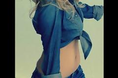 Ποιο διάσημο super-model μας δείχνει τα... παχάκια του
