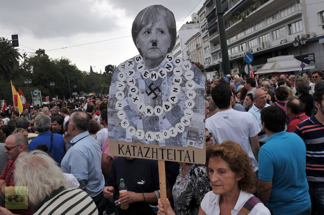 ΕΚΠΛΗΚΤΙΚΕΣ ΦΩΤΟΓΡΑΦΙΕΣ ΑΠΟ ΞΕΝΑ ΕΙΔΗΣΙΟΓΡΑΦΙΚΆ ΜΜΕ ΑΠΟ ΤΗΝ ΣΥΓΚΕΝΤΡΩΣΗ ΚΑΙ ΤΑ ΕΠΕΙΣΟΔΙΑ ΣΤΟ ΣΥΝΤΑΓΜΑ - Φωτογραφία 7