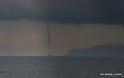 Θεαματικός υδροστόβιλος ανοιχτά του Αγίου Νικολάου [video] - Φωτογραφία 5