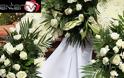 Συντετριμμένη η Λίζα Δουκακάρου στην κηδεία του αγαπημένου της συζύγου-Δείτε φωτογραφίες - Φωτογραφία 6