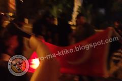 ΣΥΜΒΑΙΝΕΙ ΤΩΡΑ: Οι συγκεντρωμένοι έκαψαν τη Τούρκικη σημαία [photos]