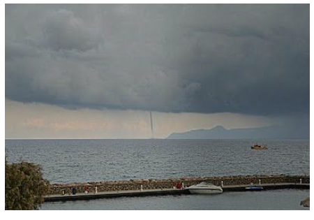 Εντυπωσιακός υδροστρόβιλος στην Κρήτη (pics) - Φωτογραφία 2