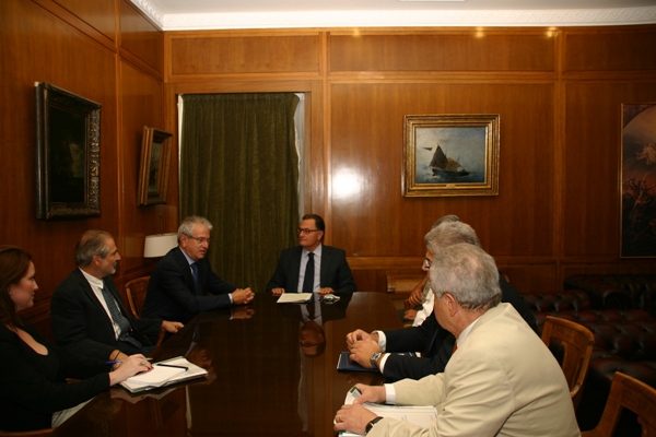 Συνάντηση Υπουργού Εθνικής Άμυνας Πάνου Παναγιωτόπουλου με τον Πρόεδρο της Ένωσης Ελλήνων Εφοπλιστών Θεόδωρο Βενιάμη - Φωτογραφία 1