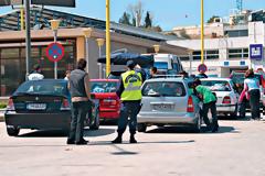 «ΠΑΡΤΙ» ΔΙΣΕΚΑΤΟΜΜΥΡΙΩΝ ΣΤΑ ΣΥΝΟΡΑ Ελλάδα, η «χαρά των λαθρεμπόρων»
