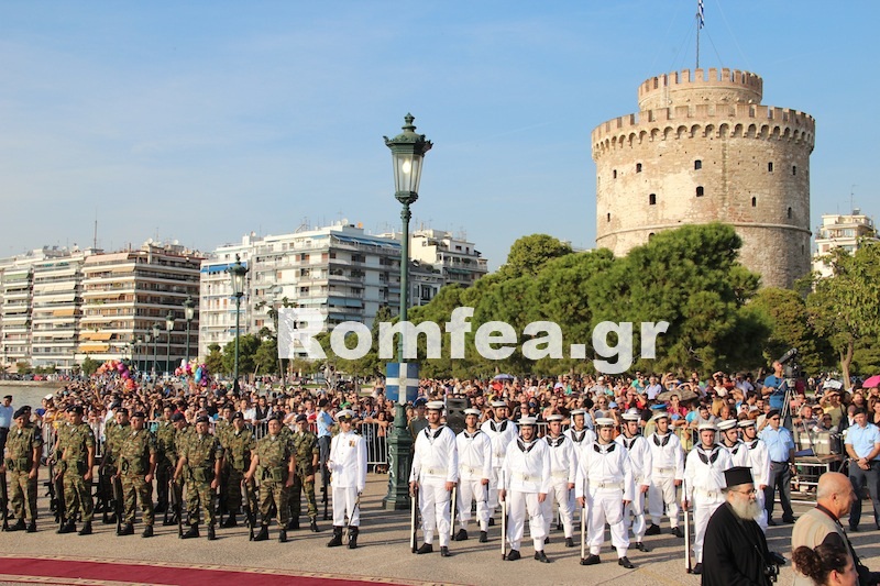 Υποδοχή με τιμές αρχηγού κράτους το ''Αξιον Εστί'' στη Θεσσαλονίκη - Φωτογραφία 3