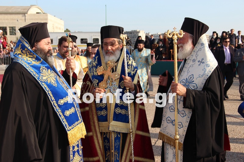 Υποδοχή με τιμές αρχηγού κράτους το ''Αξιον Εστί'' - Φωτογραφία 4