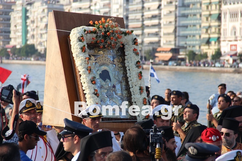 Υποδοχή με τιμές αρχηγού κράτους το ''Αξιον Εστί'' - Φωτογραφία 7