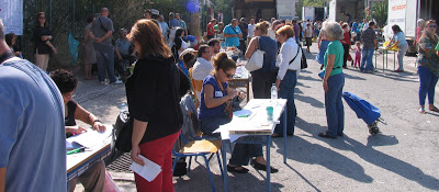 Μπλόκο στην ακρίβεια, στην αισχροκέρδεια και τους μεσάζοντες έκαναν για 4η συνεχόμενη φορά οι Πολίτες του Βύρωνα - Φωτογραφία 2