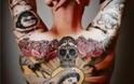 Ο άνθρωπος με το τατουάζ στην πλάτη - ένα έργο τέχνης του Βιμ Ντελβουά!