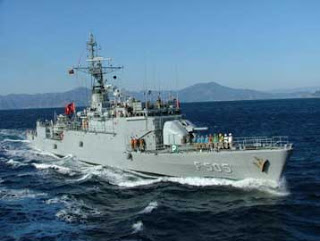 Τουρκικό πολεμικό πλοίο έκοβε βόλτες στις ακτές των νησιών μας! - Φωτογραφία 1